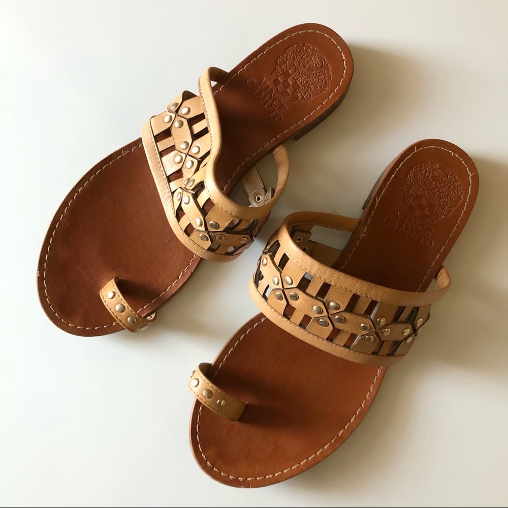 * VINCE CAMUTO Beige Tan Big Toe Strap Women’s size 6.5M Sandals